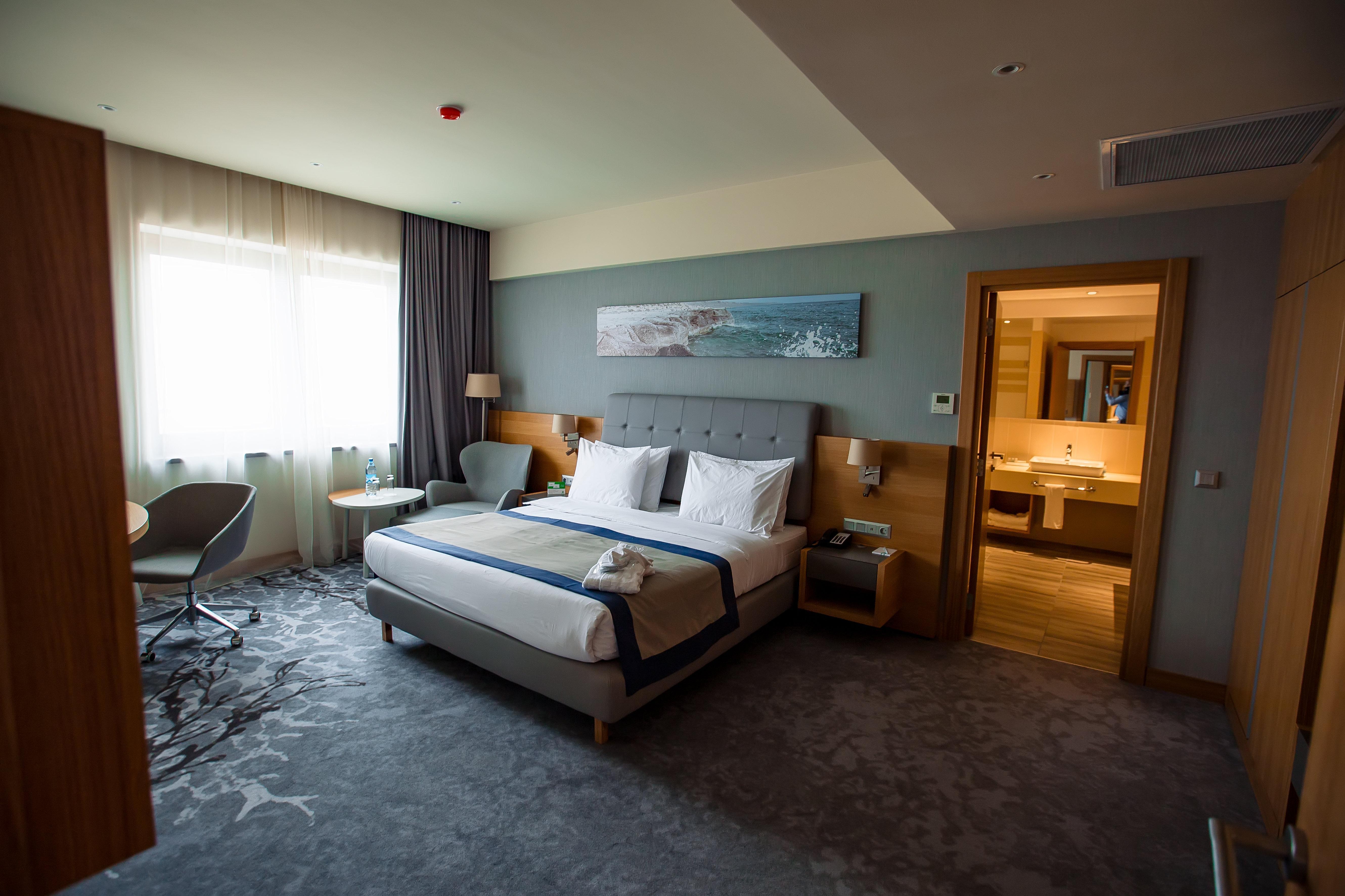 Holiday Inn - Aktau - Seaside By Ihg Ngoại thất bức ảnh