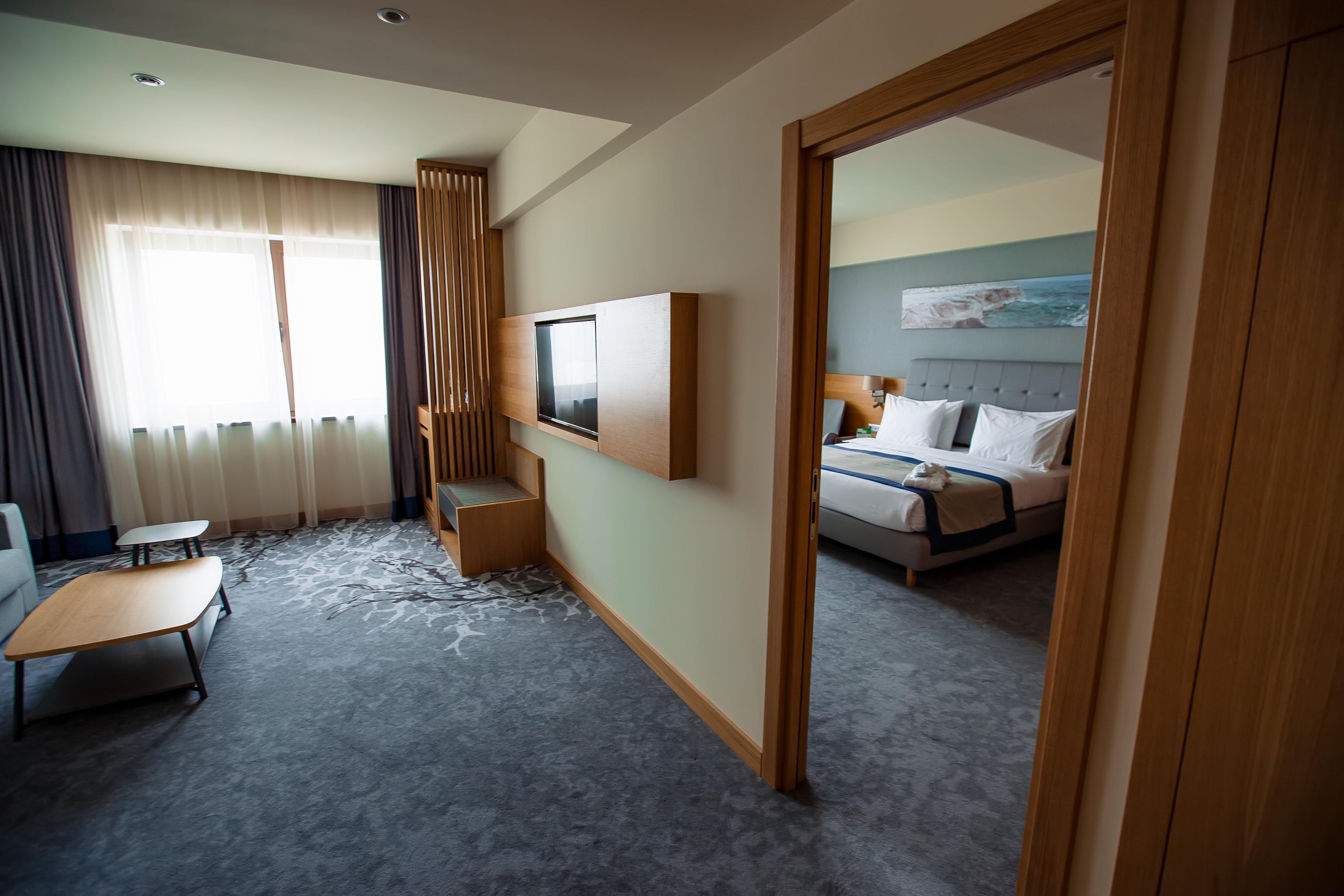 Holiday Inn - Aktau - Seaside By Ihg Ngoại thất bức ảnh