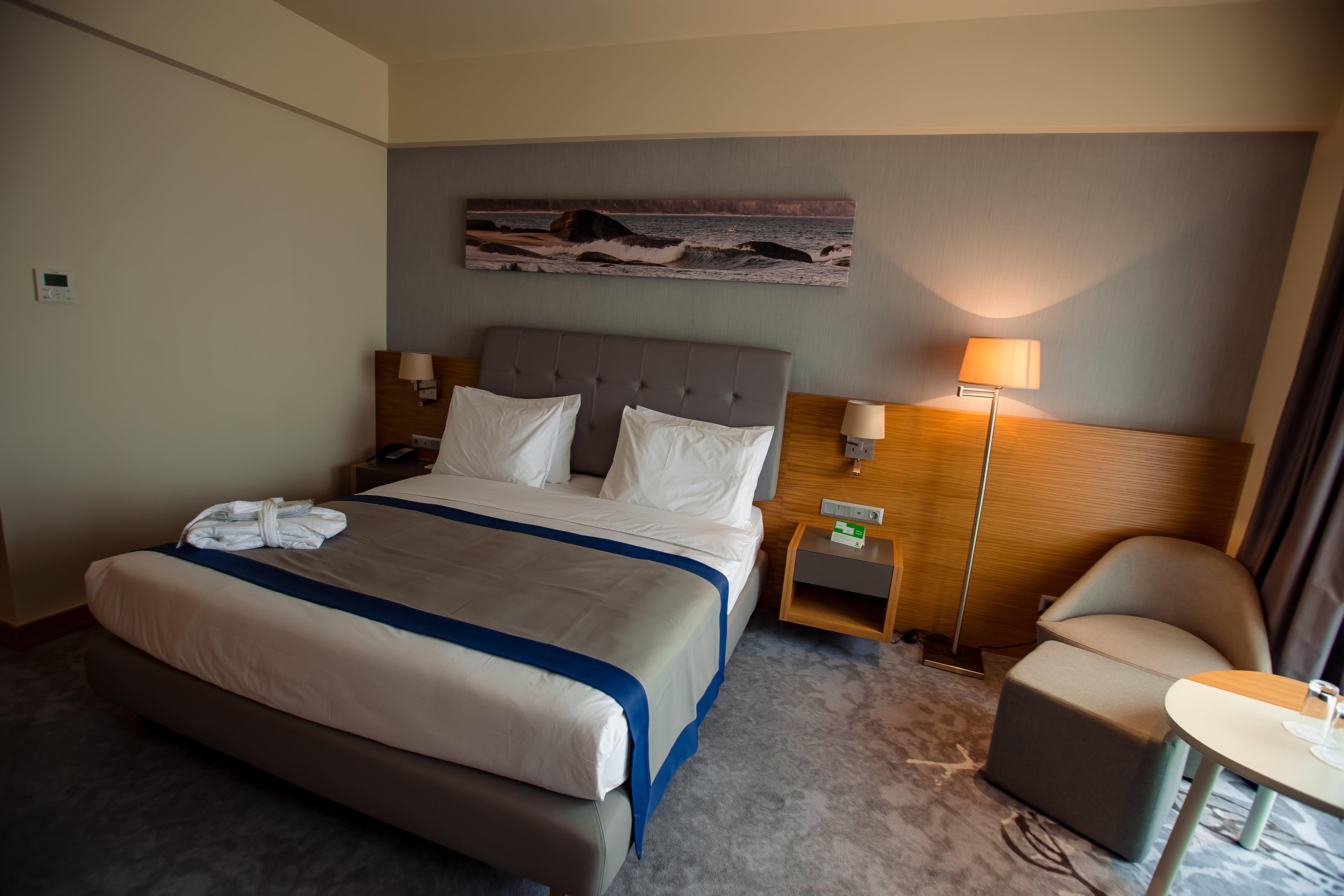 Holiday Inn - Aktau - Seaside, An Ihg Hotel Ngoại thất bức ảnh