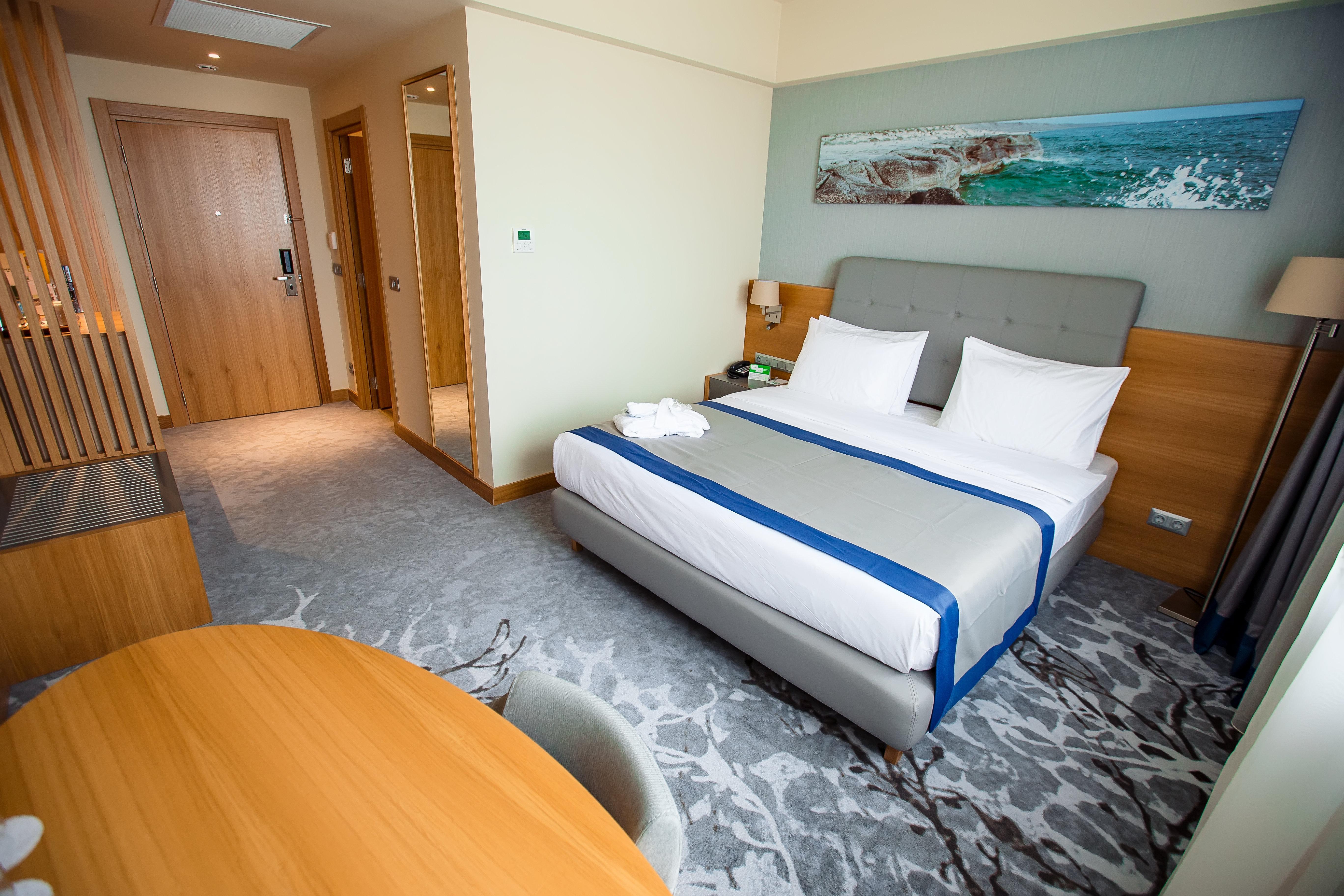 Holiday Inn - Aktau - Seaside, An Ihg Hotel Ngoại thất bức ảnh