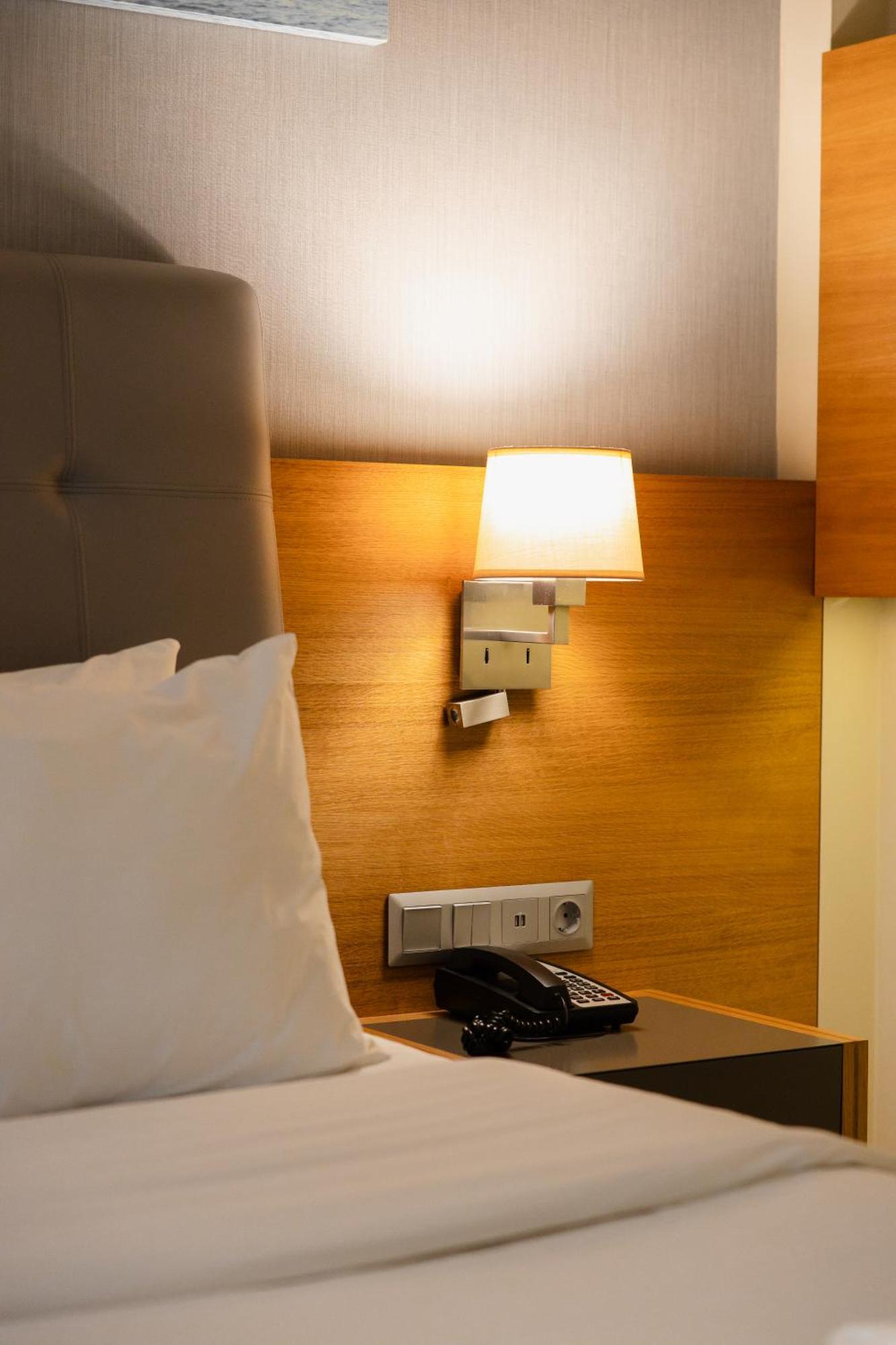 Holiday Inn - Aktau - Seaside By Ihg Ngoại thất bức ảnh