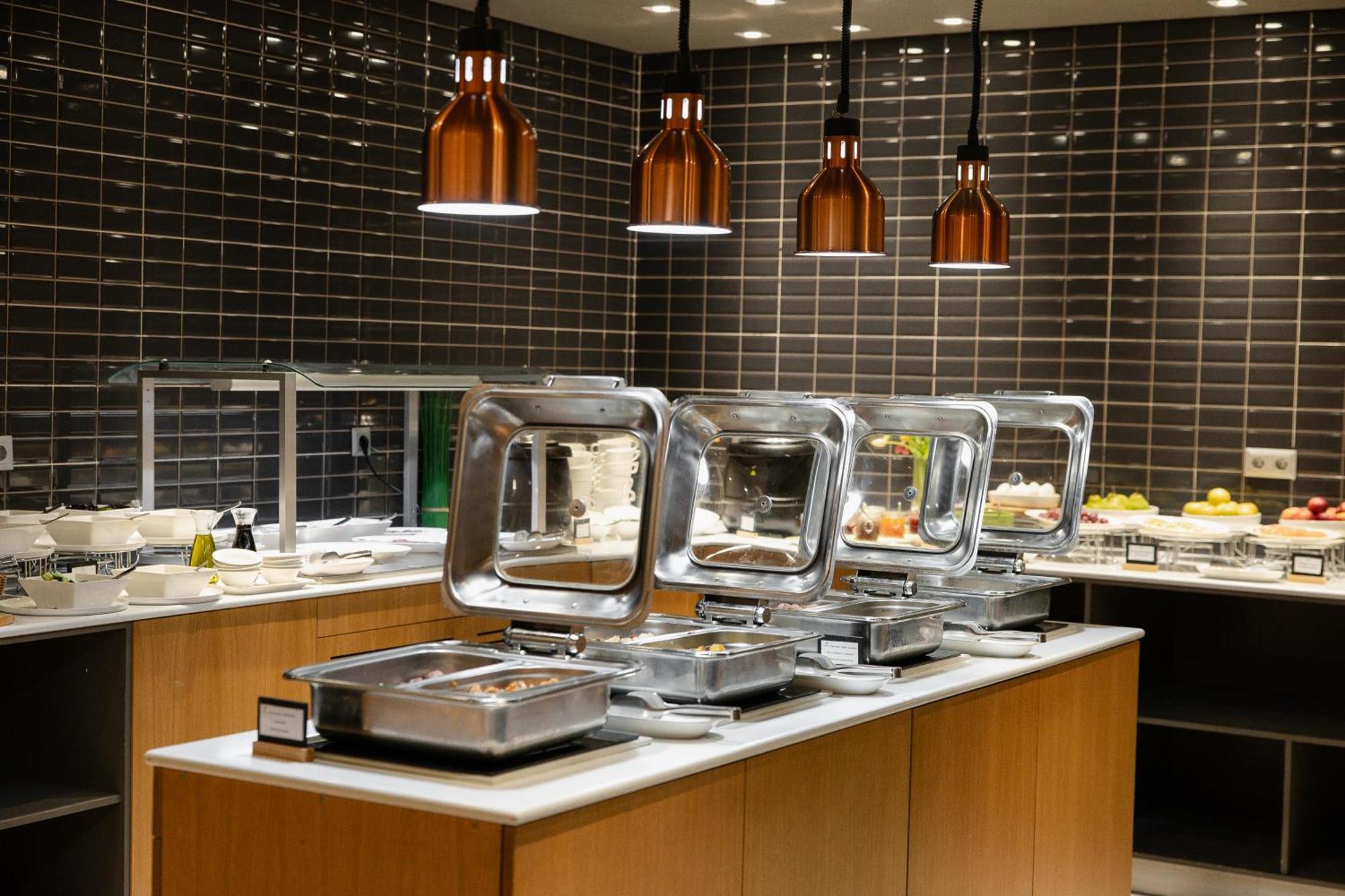 Holiday Inn - Aktau - Seaside By Ihg Ngoại thất bức ảnh