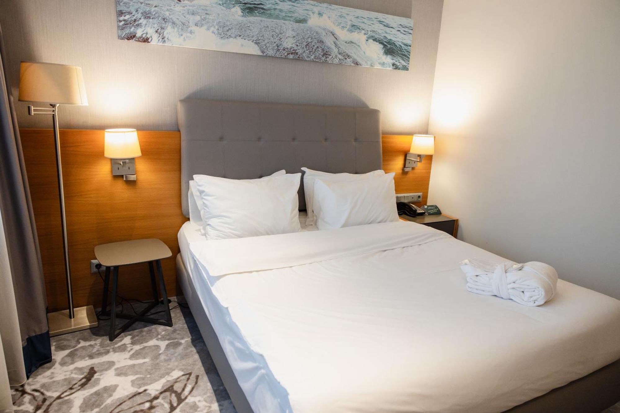 Holiday Inn - Aktau - Seaside By Ihg Ngoại thất bức ảnh