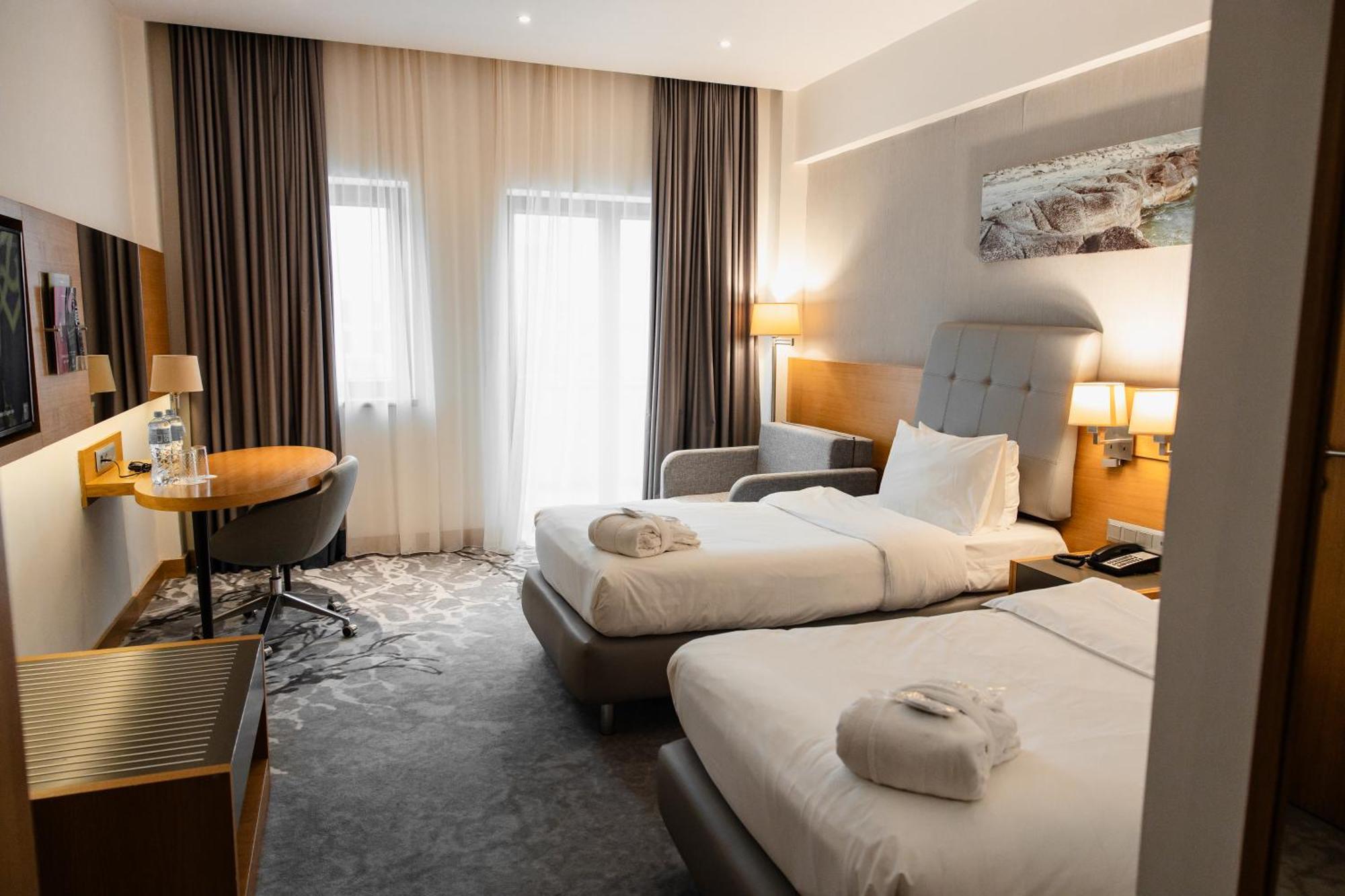 Holiday Inn - Aktau - Seaside By Ihg Ngoại thất bức ảnh