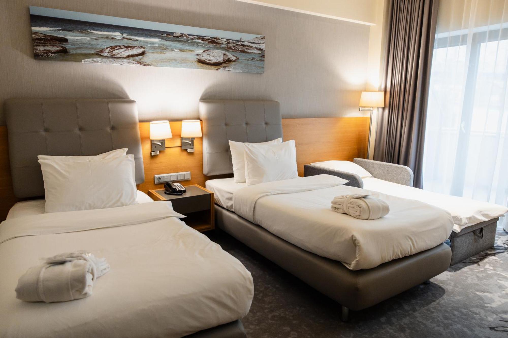 Holiday Inn - Aktau - Seaside By Ihg Ngoại thất bức ảnh