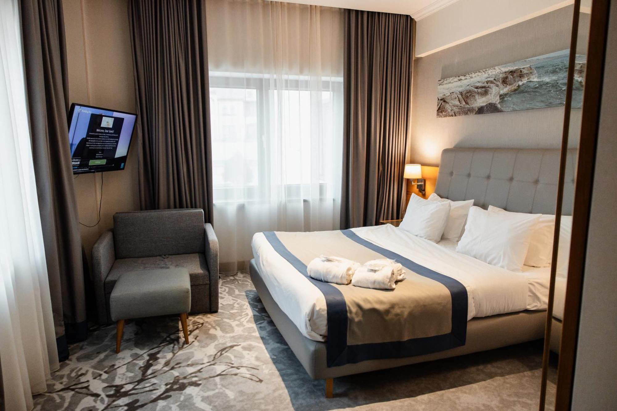 Holiday Inn - Aktau - Seaside By Ihg Ngoại thất bức ảnh