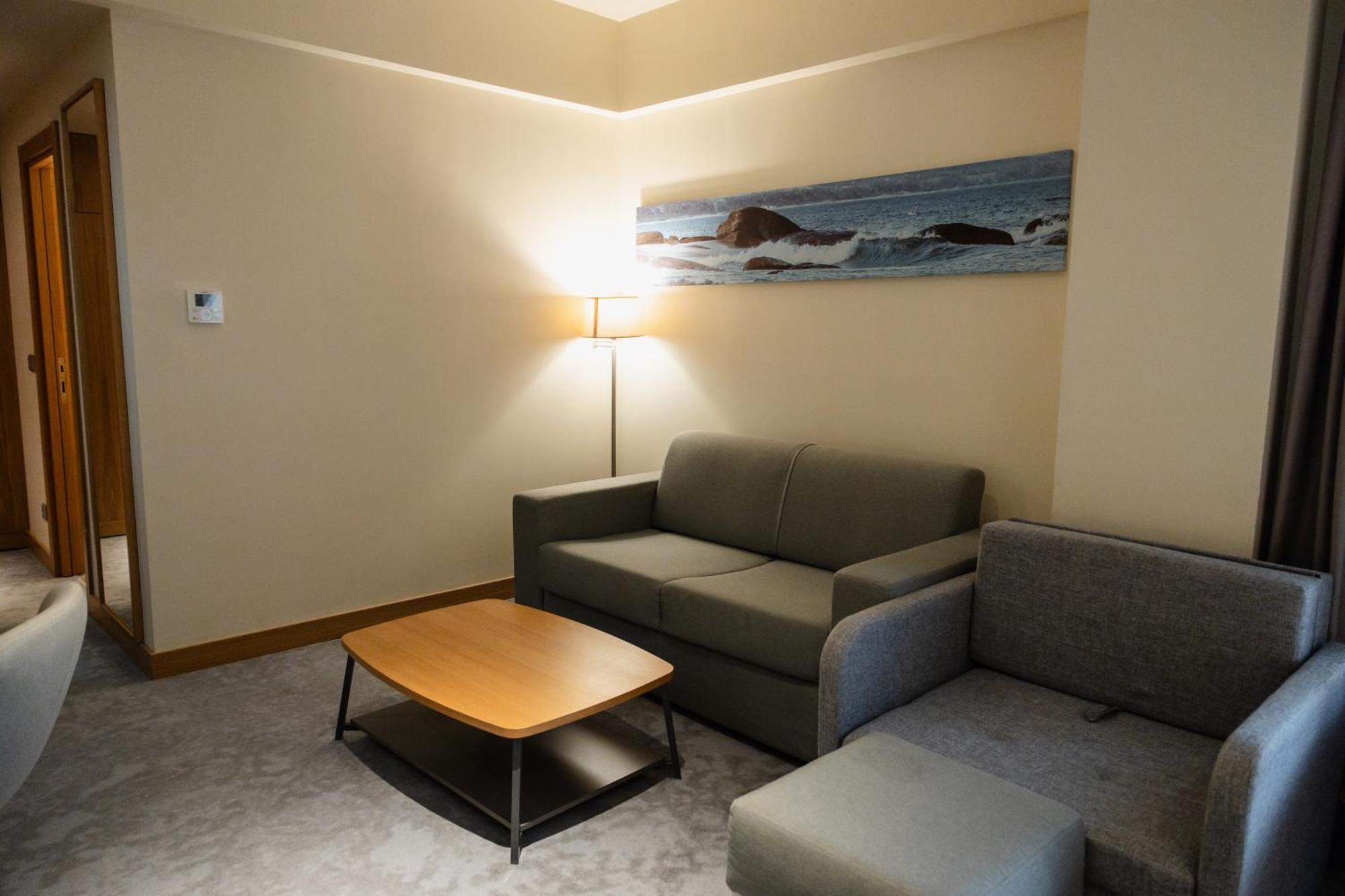 Holiday Inn - Aktau - Seaside By Ihg Ngoại thất bức ảnh